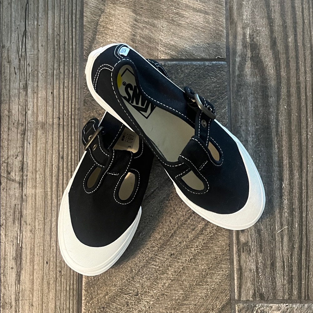 Vans Mary Jane Sneakers
